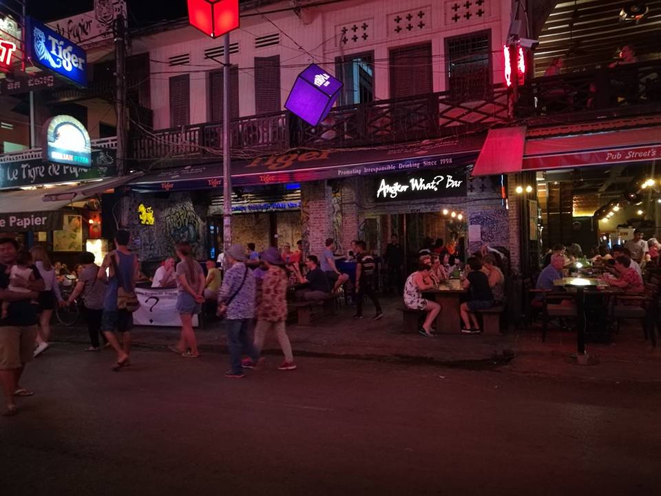 Read more about the article カンボジア｜シェムリアップのパブストリートは昭和っぽくてどこか懐かしい